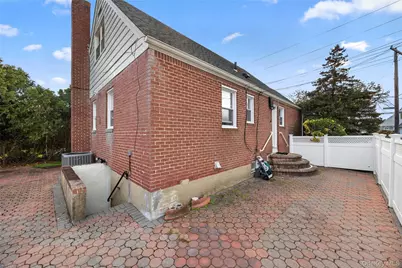 700 Covert Avenue, New Hyde Park, NY 11040 - Photo 5