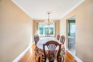 2 Ash Pl, New Hyde Park, NY 11040 - Photo 13