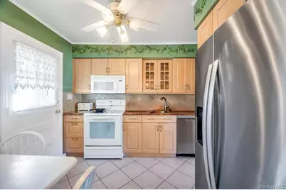 2 Ash Place, New Hyde Park, NY 11040 - Photo 15