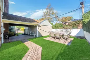 2 Ash Pl, New Hyde Park, NY 11040 - Photo 23