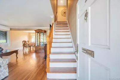 2 Ash Place, New Hyde Park, NY 11040 - Photo 9