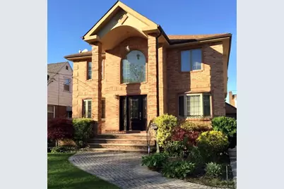 7611 270th Street, New Hyde Park, NY 11040 - Photo 1