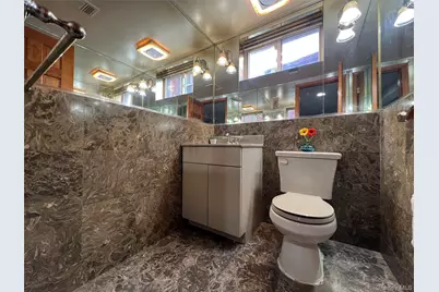 7611 270th Street, New Hyde Park, NY 11040 - Photo 27