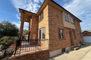 76-11 270th St, New Hyde Park, NY 11040 - Photo 31