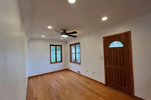 76-11 270th St, New Hyde Park, NY 11040 - Photo 9