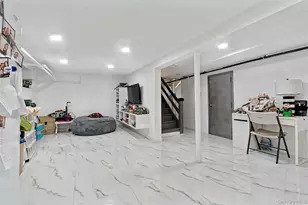 329 Beach 146th St, Neponsit, NY 11694 - Photo 23