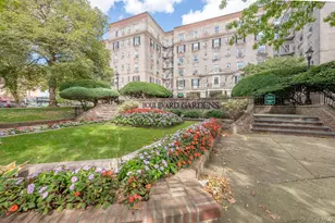 30-31 Hobart St, Woodside, NY 11377 - Photo 13