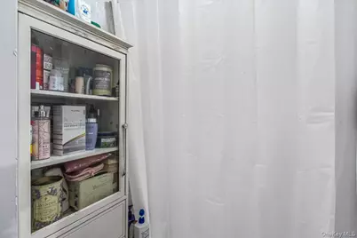 13214 Horace Harding Expressway, Flushing, NY 11367 - Photo 19