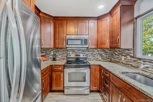 101 S 30th St, Wyandanch, NY 11798 - Photo 11