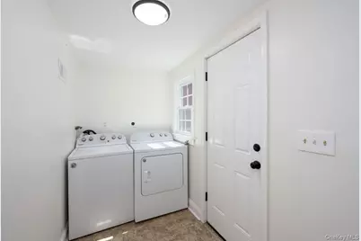 2123 New Hackensack Rd, Poughkeepsie, NY 12603 - Photo 15