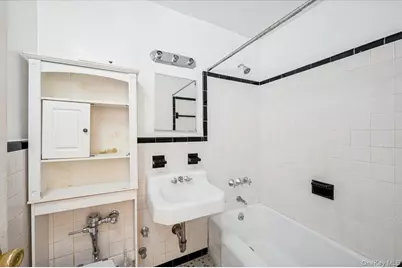 3 Sadore Lane #2J, Yonkers, NY 10710 - Photo 13