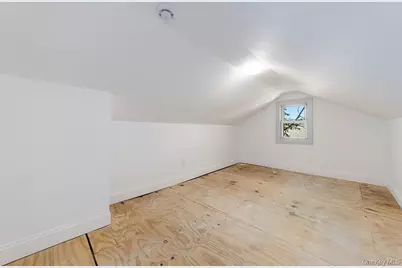 129 Cochran Place, Valley Stream, NY 11581 - Photo 13