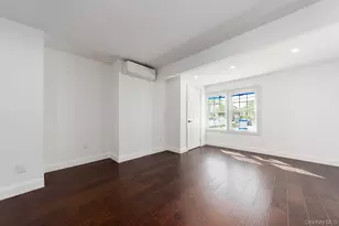 129 Cochran Pl, Valley Stream, NY 11581 - Photo 3