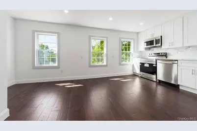 129 Cochran Place, Valley Stream, NY 11581 - Photo 9