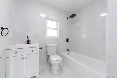 129 Cochran Place, Valley Stream, NY 11581 - Photo 11