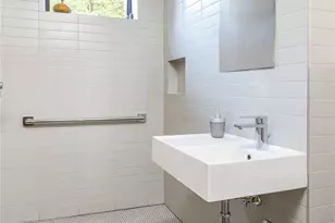 712 Ladd Rd, Bronx, NY 10471 - Photo 15