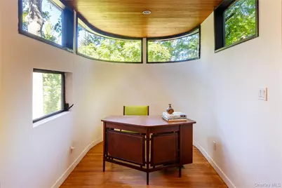 712 Ladd Road, Bronx, NY 10471 - Photo 13