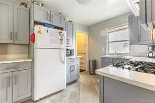 80-15A 168th St, Flushing, NY 11432 - Photo 5