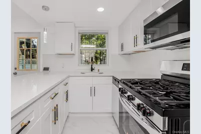 10220 189th Street, Hollis, NY 11423 - Photo 5