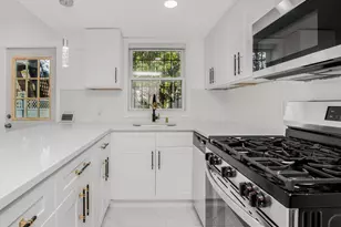 102-20 189th St, Hollis, NY 11423 - Photo 5