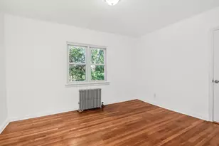 102-20 189th St, Hollis, NY 11423 - Photo 23