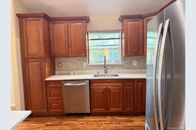 120 Cedar Drive, Bay Shore, NY 11706 - Photo 5