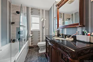 49 Ashely Dr, Valley Stream, NY 11580 - Photo 23