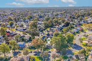 49 Ashely Dr, Valley Stream, NY 11580 - Photo 9