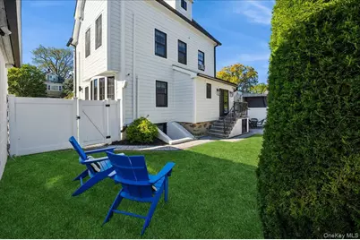 127 Villa Avenue, Yonkers, NY 10704 - Photo 33