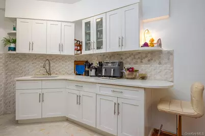 1601 Metropolitan Avenue #3H, Bronx, NY 10462 - Photo 9