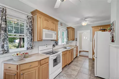 1606 Grundy Avenue, Holbrook, NY 11741 - Photo 17