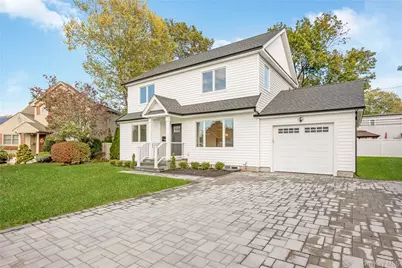 985 Douglas Avenue, Wantagh, NY 11793 - Photo 3
