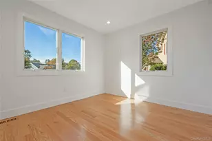 985 Douglas Ave, Wantagh, NY 11793 - Photo 19