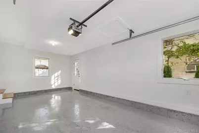 985 Douglas Avenue, Wantagh, NY 11793 - Photo 33