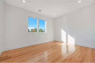 985 Douglas Avenue, Wantagh, NY 11793 - Photo 23