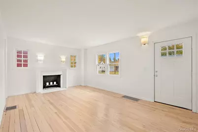 54 Oakwood Boulevard, Poughkeepsie, NY 12603 - Photo 5