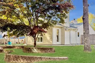 8 Fox Hollow Ln, Ridge, NY 11961 - Photo 5