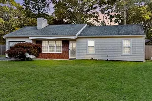 8 Fox Hollow Ln, Ridge, NY 11961 - Photo 3