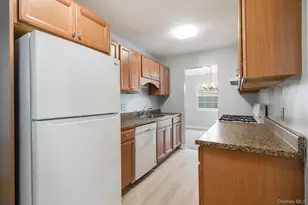 902 Commons Way, Fishkill, NY 12524 - Photo 9