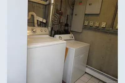 33 Pinecone Lane, Islandia, NY 11749 - Photo 21