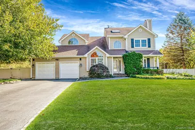 2 Max Way, Commack, NY 11725 - Photo 1