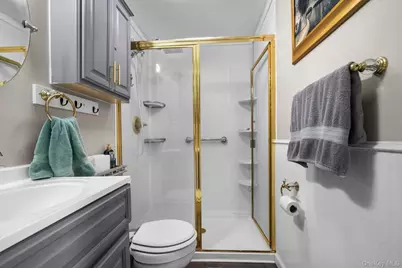 3210 Country Club Road, Bronx, NY 10465 - Photo 31