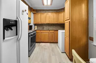 3210 Country Club Rd, Bronx, NY 10465 - Photo 25