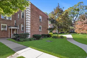 7 Edwards, Roslyn Heights, NY 11577 - Photo 15