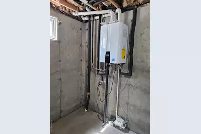 39 White Oak Street, Middle Island, NY 11953 - Photo 9