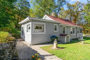 17 4th Rd, Greenwood Lake, NY 10925 - Photo 5