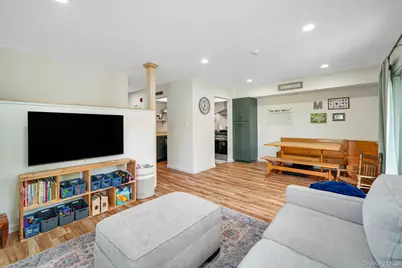 181 Fairview Circle, Middle Island, NY 11953 - Photo 9