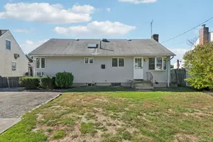 17 Whitman Ave, Syosset, NY 11791 - Photo 21