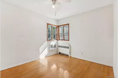 17 Whitman Avenue, Syosset, NY 11791 - Photo 13