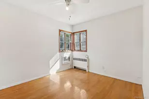 17 Whitman Ave, Syosset, NY 11791 - Photo 13